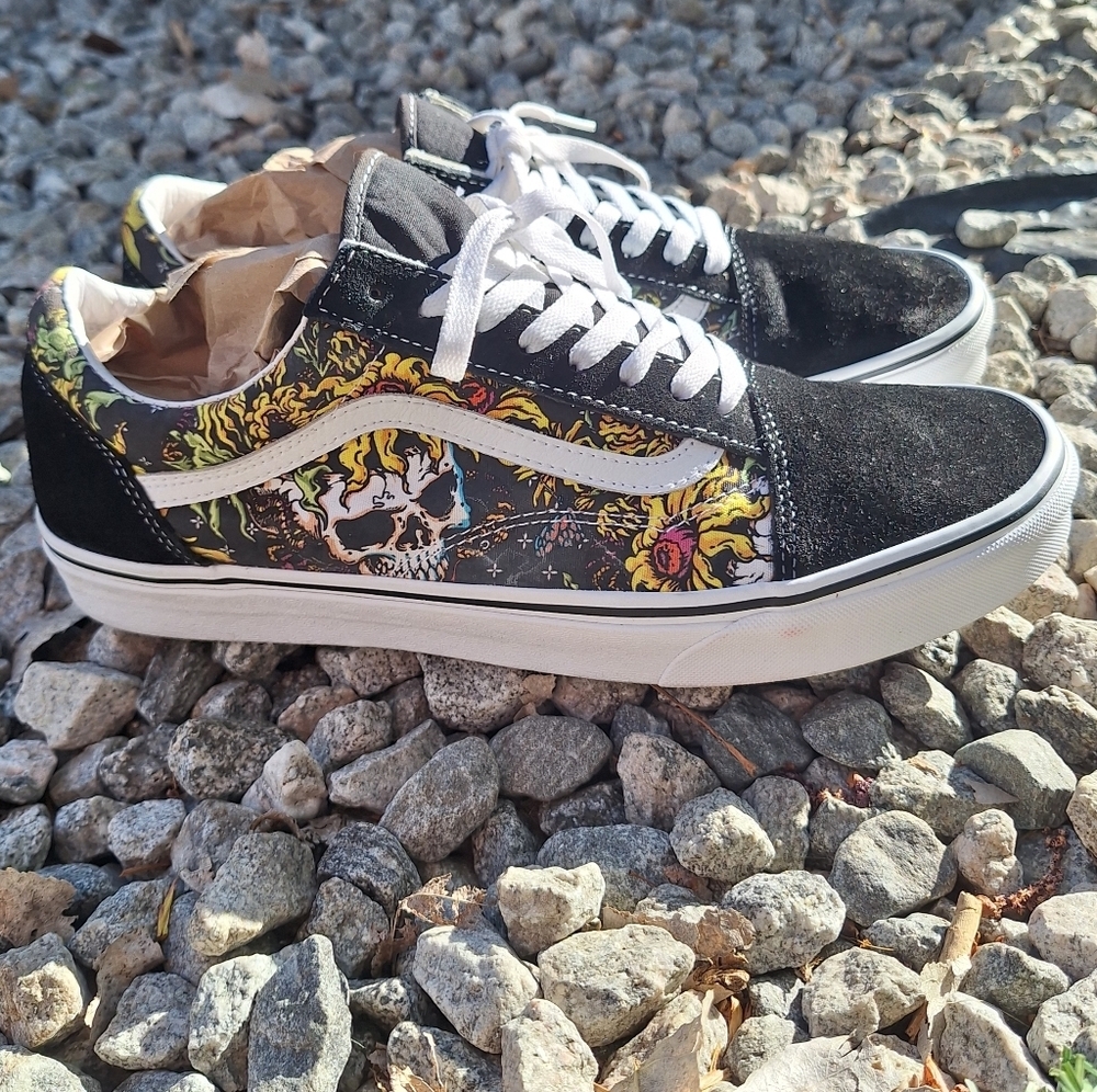 Vans Old Skool Beauty Skull/Fruit Skull Low Top Sneakers - Black/Multicolor 12 - Picture 2 of 15